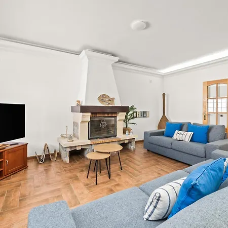 Vakantiehuis With Private Pool Steps From #2025