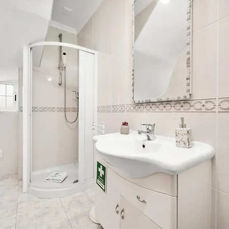 With Private Pool Steps From #2025 Vakantiehuis *