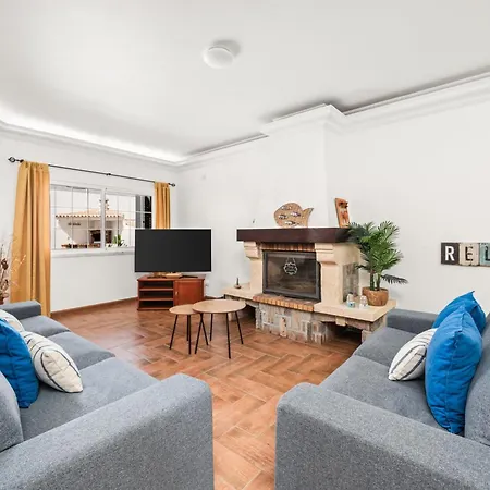 With Private Pool Steps From #2025 Vakantiehuis *